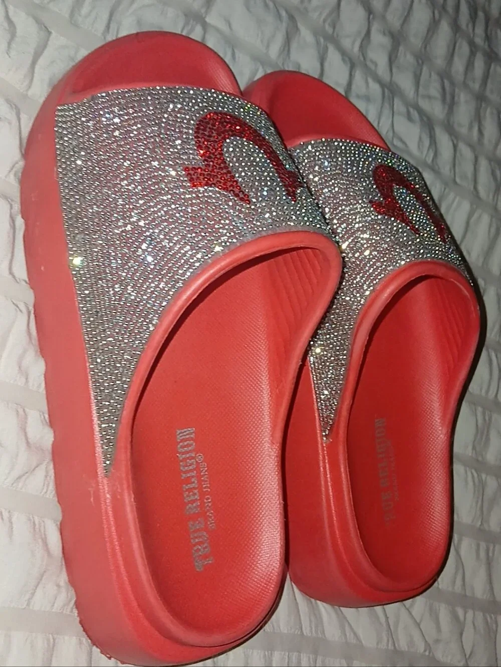 Womens Size 8 True Religion Rhinestone Slides (Red)
